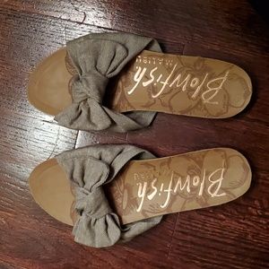 Brand new blowfish Sandals size 6